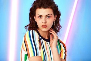 170328-cosmo-dior-03-088-r-v4-1493141994.thumb.jpg.6a4bada14a2b6db345ad62e390743bf5.jpg