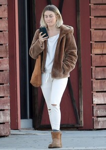       hou241119BZNimage4.jpg