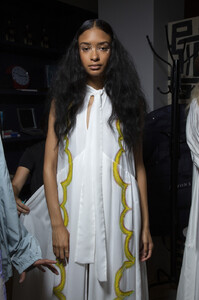 1780682207_CynthiaRowleySpring2020Backstage-KZLSq-kcT-x.thumb.jpg.96891c52c295da424261e8c6b7075beb.jpg
