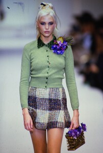1782789374_blumarine-fw-1994(2).thumb.jpg.c577a07c30ad53a8fd2fc6b2ce3ae7d4.jpg