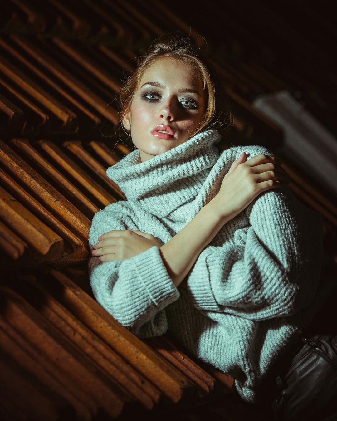 https://www.bellazon.com/main/uploads/monthly_2019_11/1819793033_IlonaClement50.jpg.1baf3e377350231e87be937a50850270.jpg