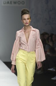1823276239_DaiRees2001WomenRTW51.thumb.jpg.7b6b13717b42b70bb5c65b80c91d6244.jpg