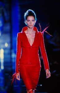 1849326781_versace-hc-fw-1998(15).thumb.jpg.1de12163031582edc64b421ea99a4404.jpg