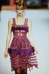 1859829232_chloe-fw-1994(2).thumb.jpg.9f0586268e057e4aeb3123ceff0e78c0.jpg