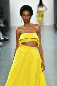 1866718390_AlietteRunwaySeptember2019NewYorkFashionUnMwUY0VJTHx.thumb.jpg.70a9b21e5e879920fc2a05e8b24df747.jpg