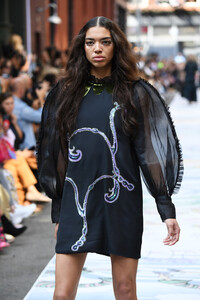 1874643954_CynthiaRowleyRunwaySeptember2019NewYorkvfuTYpK3OV0x.thumb.jpg.c249cbadf2d624c4dd00d2fe287530ab.jpg