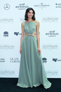 Charlee+Fraser+Australian+Fashion+Laureate+3UrLwE4FEznx.jpg