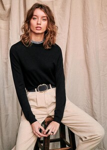 1886591644_Eduardojumperbaaie61sznlgqikgv2smi.thumb.jpg.f2e21a3c7c58c4b61c53794d1fb9d73f.jpg