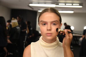 189908848_AlietteBackstageSeptember2019NewYorkayVPC6lPHbMx.thumb.jpg.1c0dcd20cb5f886a895e33e570358e2e.jpg