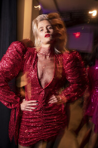 1902469365_ChristianCowanSpring2020BackstagebNPJr1SKfNVx.thumb.jpg.e26bde8740af064da3ebd8a058f34655.jpg