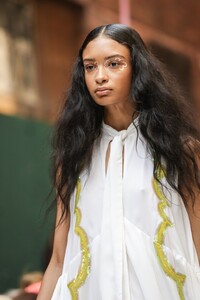 1908491857_CynthiaRowleyRunwaySeptember2019NewYorkGSKIBTDU1rax.thumb.jpg.04aad1f4834e58062371edc98f0ccdd5.jpg