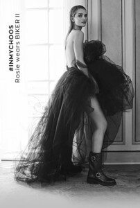 191025_ZoG_JIMMYCHOO_RHW_SHOT05_0880_V4_FF.thumb.jpg.32e7fdcc1e22f17d82a9d6baf04640c5.jpg