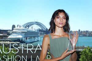 Charlee+Fraser+Australian+Fashion+Laureate+BtZ_1pnx0iQx.jpg