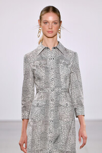 1993710466_ElieTahariRunwaySeptember2019NewYork898w-e6spDOx.thumb.jpg.dba30fdc5e9b85c56dfae12df2ba09d4.jpg