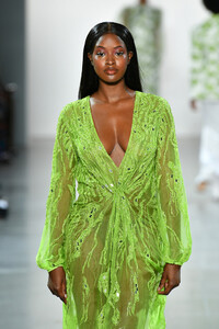 2034364101_AlietteRunwaySeptember2019NewYorkFashionkdX-JAqF39Cx.thumb.jpg.39150b1f9e269cbe9da2ed52f1fd6ab5.jpg