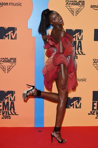Leomie+Anderson+MTV+EMAs+2019+Red+Carpet+Arrivals+nWgMzhXAPRmx.jpg
