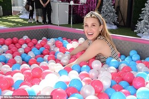 20602508-7649799-Fun_for_everyone_And_the_ball_pit_wasn_t_just_for_kids_with_Whit-a-4_1572920101903.jpg