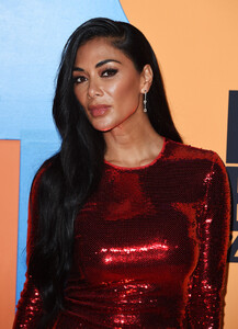 Nicole+Scherzinger+MTV+EMAs+2019+Red+Carpet+wigFOhj8auax.jpg