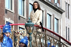       lea291119BZNimage106.jpg