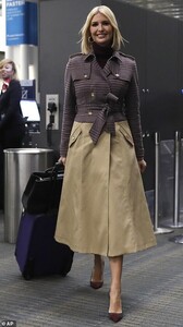 20652472-7656077-The_First_Daughter_sported_a_chic_Gabriela_Hearst_Armonia_double-m-27_1573050487884.jpg