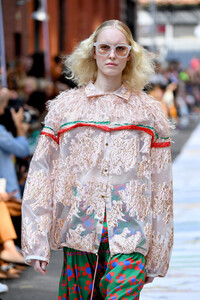 2081809273_CynthiaRowleyRunwaySeptember2019NewYorkTi1zM_-LFYfx.thumb.jpg.6159277bedbc75a4c683f5462a5151c9.jpg