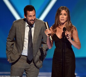 20847530-7671255-Praised_Adam_Sandler_her_co_star_in_the_Netflix_movie_Murder_Mys-a-152_1573451720075.jpg