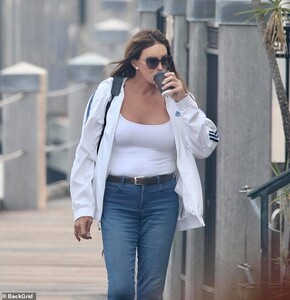 20855998-7672273-Stroll_The_former_Keeping_Up_With_The_Kardashians_star_explored_-m-53_1573468129825.jpg