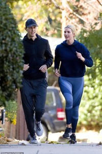 21099132-7693439-As_White_House_advisers_the_couple_have_had_a_busy_week_as_the_p-a-10_1573949522196.jpg