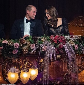 21173252-7698843-This_sweet_photo_of_the_Duke_and_Duchess_of_Cambridge_on_their_d-a-14_1574112584310.jpg