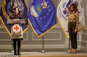 21270972-7708663-Big_moment_Karen_introduced_Melania_while_she_waited_on_the_side-a-17_1574304063110.jpg