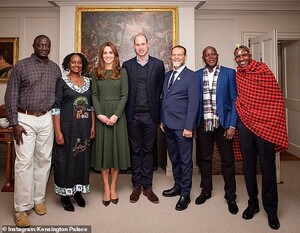 21327950-7713919-The_Duke_and_Duchess_of_Cambridge_have_shared_photos_of_a_privat-a-13_1574411724289.jpg