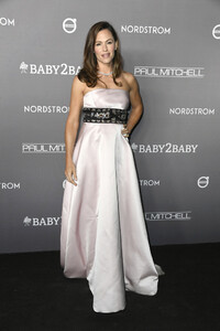 Jennifer+Garner+2019+Baby2Baby+Gala+Presented+qzD1_u1tvucx.jpg