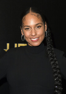Alicia+Keys+23rd+Annual+Hollywood+Film+Awards+CBkXzPG9Evsx.jpg