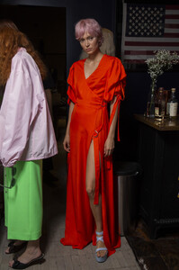 2141054464_CynthiaRowleySpring2020Backstage6CXRxIUCZTFx.thumb.jpg.eaa5c9d74b826904ef7204465dd5e261.jpg