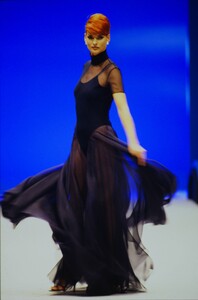 2143136526_gianfranco-ferre-ss-1992(1).thumb.jpg.78e4c23fcad480877a0239fb7ebe132d.jpg