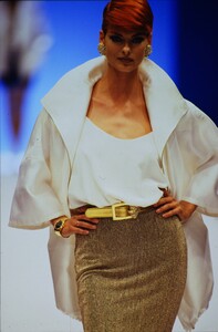 218548793_gianfranco-ferre-ss-1992(2).thumb.jpg.058082ecc2e4369f67fae1fbe790a78a.jpg