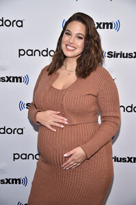 Celebrities+Visit+SiriusXM+November+18+2019+afWQ30f49P6x.jpg