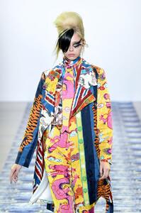 267177407_LibertineRunwaySeptember2019NewYorkFashionfia4tHzKxuox.thumb.jpg.f44c87260d18199e488f223066273cac.jpg