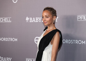 Nicole+Richie+2019+Baby2Baby+Gala+Presented+GYQj5sBkBpmx.jpg