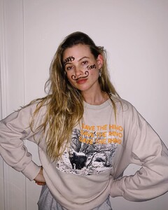 Behati Prinsloo Levine on Instagram_ _Night after _0(JPG).jpg