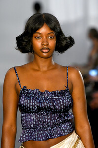 331422314_MakiOhRunwaySeptember2019NewYorkFashion4izdOgfEMtxx.thumb.jpg.3294f6e16014a6aef0cd4431bc5c54c2.jpg