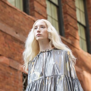 344574045_CynthiaRowleyRunwaySeptember2019NewYorkUrFK2xUPdGXx.thumb.jpg.5229a9d214f3dc064b07ecdb156be9b2.jpg