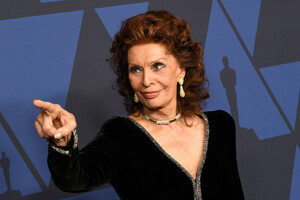 Sophia+Loren+Academy+Motion+Picture+Arts+Sciences+yiEMhj5nlqEx.jpg