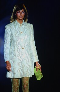 350057292_versace-hc-fw-1993(5).thumb.jpg.b863057652ddd4123819c9d01ed11221.jpg