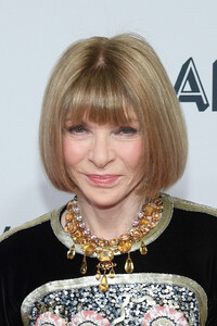 Anna+Wintour+2019+Glamour+Women+Year+Awards+Uo6_YVMy4LHx.jpg