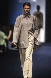 377837071_Lanvin1993WomenRTW30.thumb.jpg.90041bca524a4011680345a6caa8f7bf.jpg