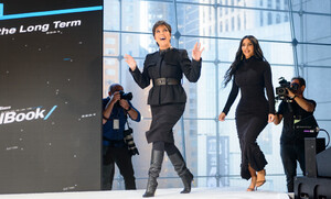 Kim+Kardashian+2019+New+York+Times+Dealbook+Ocow4bzw7Q8x.jpg