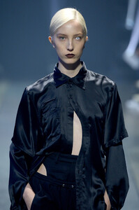409993607_VfilesRunwaySeptember2019NewYorkFashionIqrI7bjidIex.thumb.jpg.6b620916f4338ae5d13924e8e3d10fde.jpg