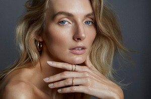 41388747_Eva-Staudinger-by-Max-Liebenstein-71.thumb.jpg.0bc408046ebcc4edd7d30e8fb0514930.jpg