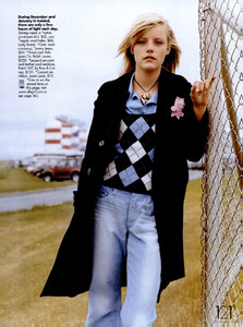 GB - Elle Girl (Fall 2001) - Polar Wears - 004.jpg